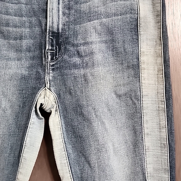 Good American Two Tone Jeans Sz 4/27 - Picture 6 of 10